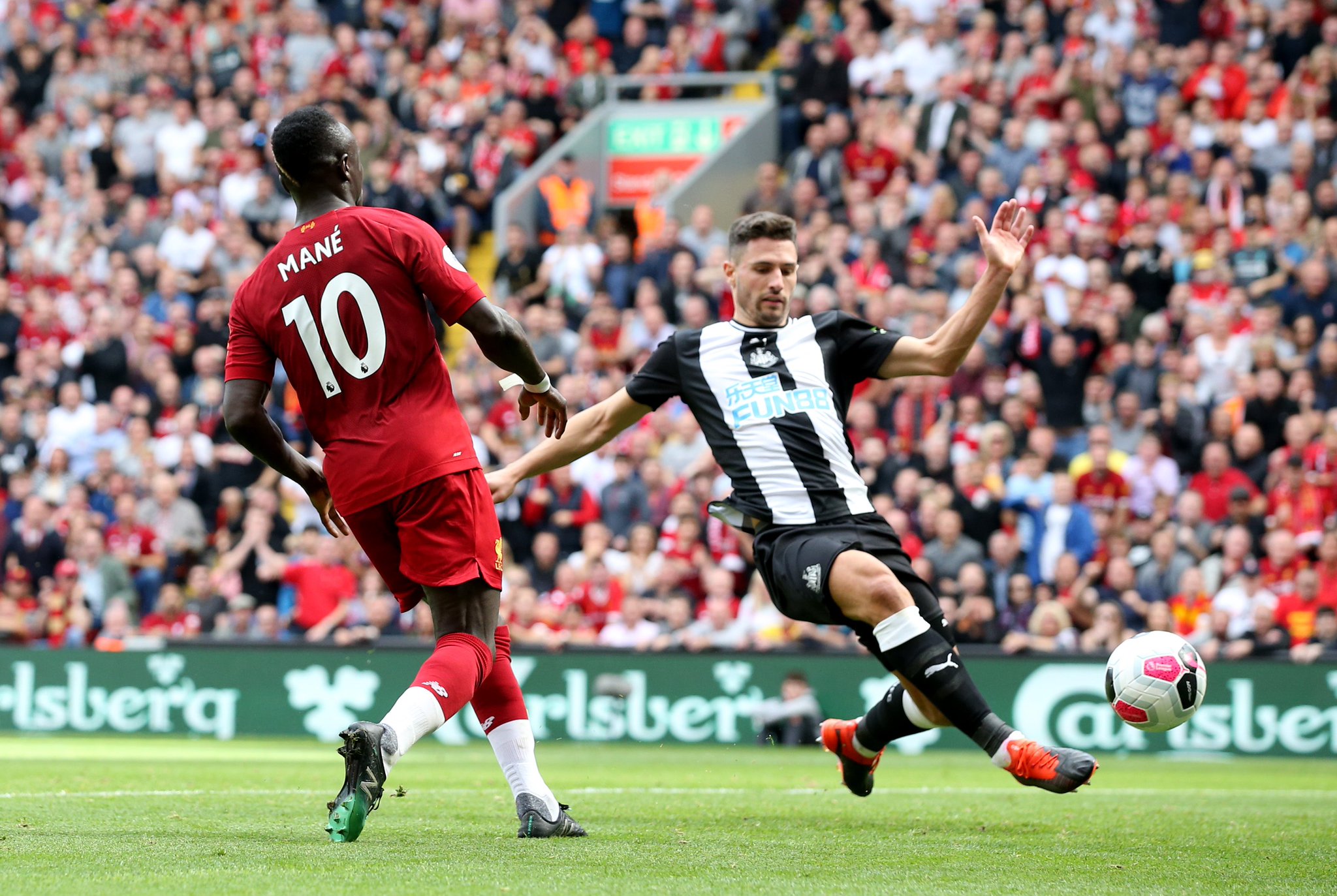 现出强大的 现出强大的